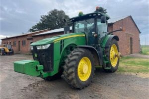 John Deere 8270R Tractor - 2017 4WD