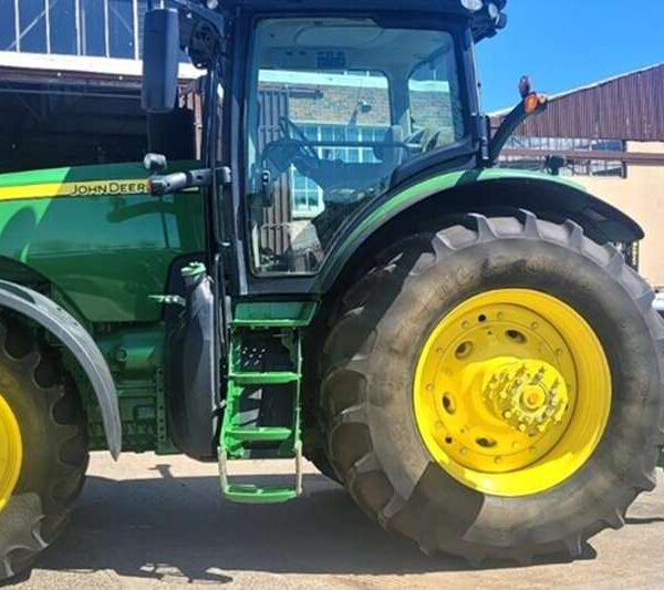 John Deere 8370R Tractor